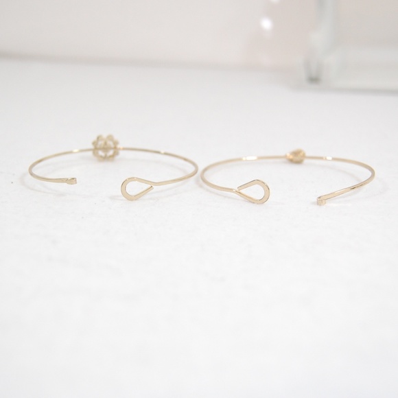 SET of 2 gold bangle bracelets - Picture 5 of 6